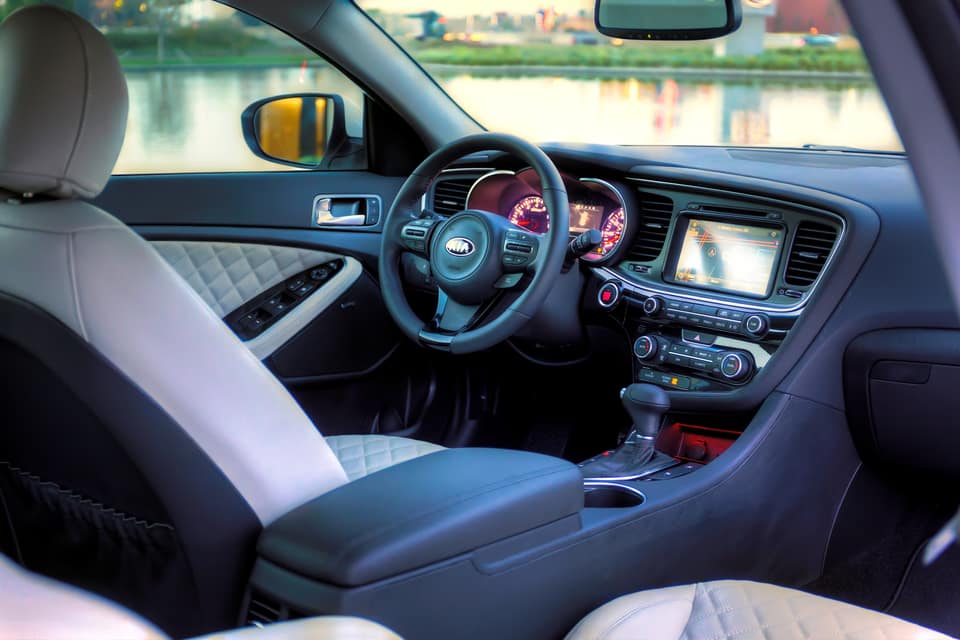 Intérieur de la Kia Optima SXL