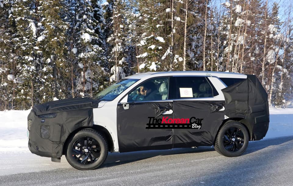 Hyundai Full Size SUV 6