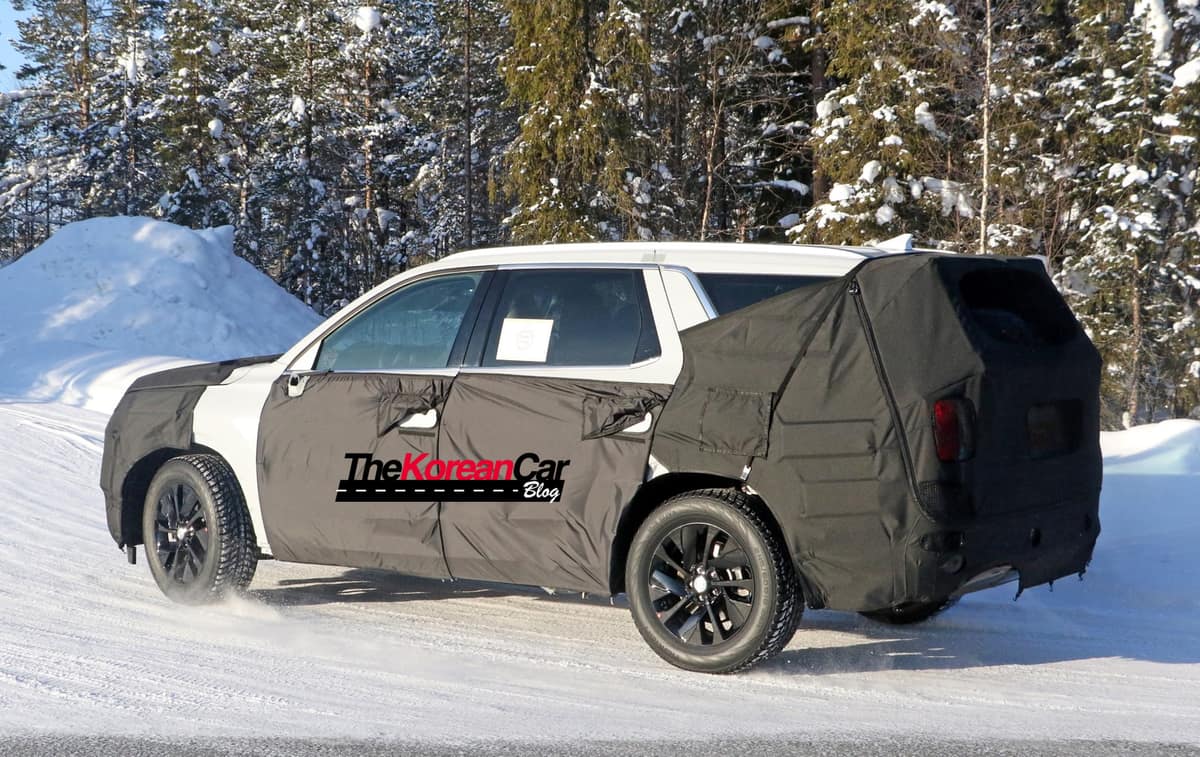 Hyundai Full Size SUV 8