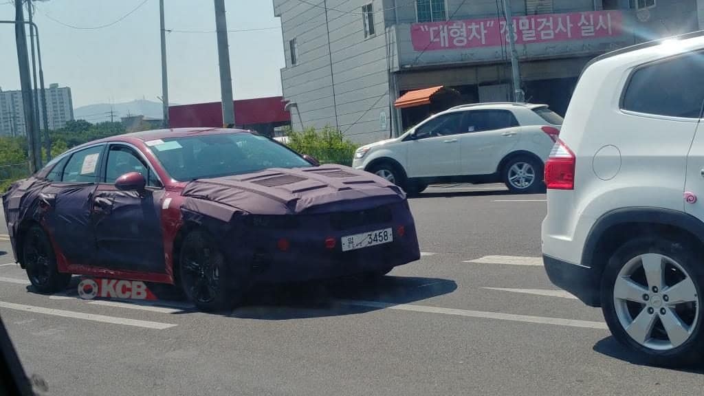 2021 kia optima spied (1)