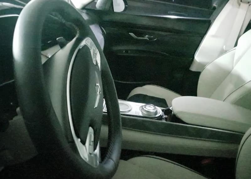 interior del Genesis GV70