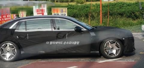 Genesis G90 limousine