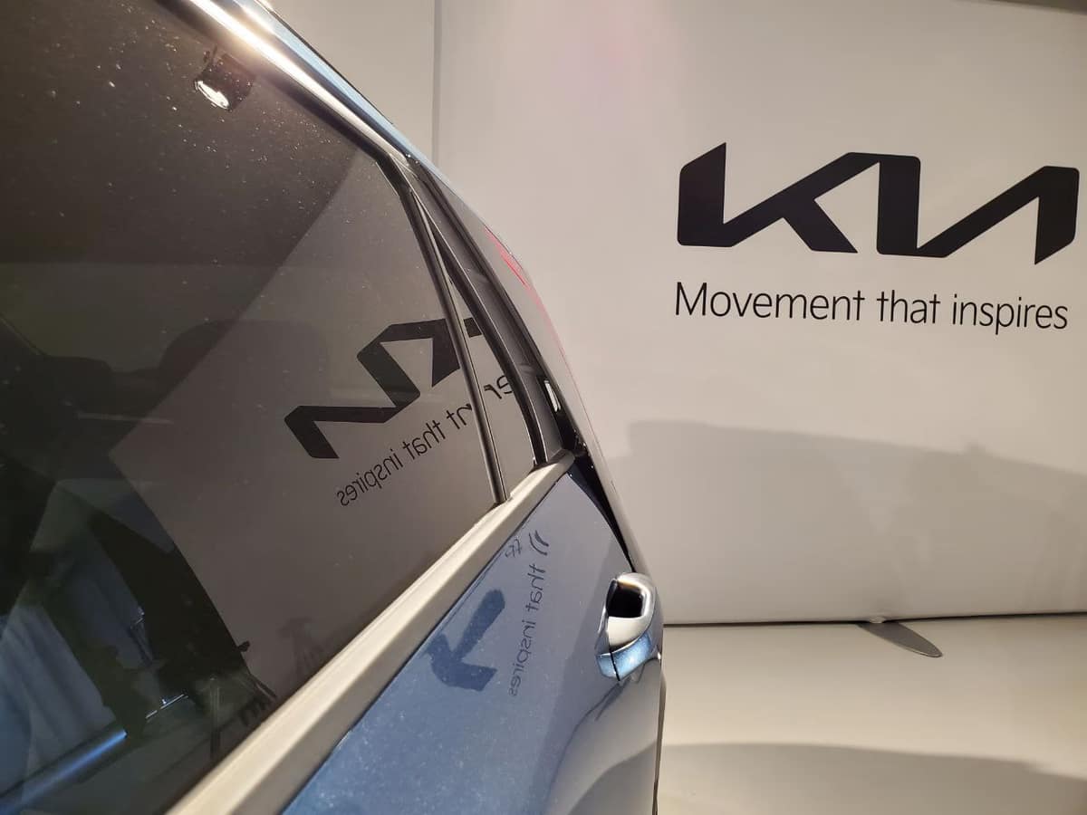 kia niro c pillar detail