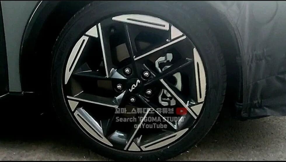 kia k3 sedan spied