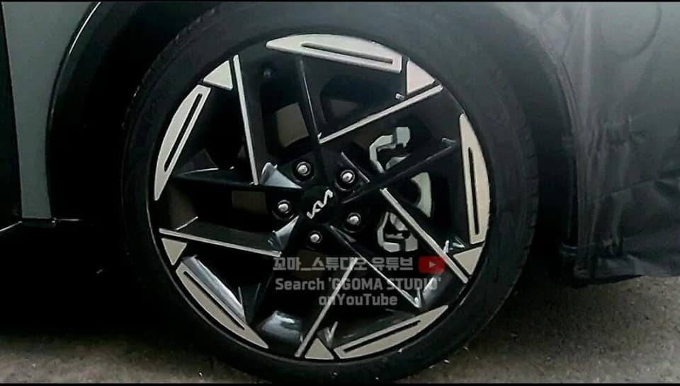 Kia K3 Limousine gesichtet