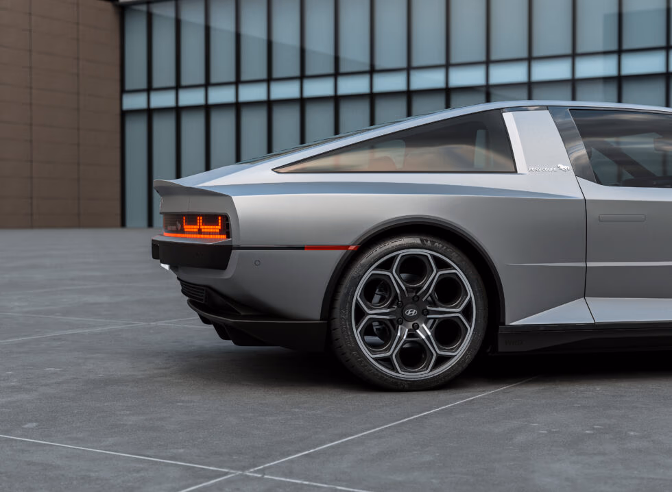 Pony Coupe 3-2