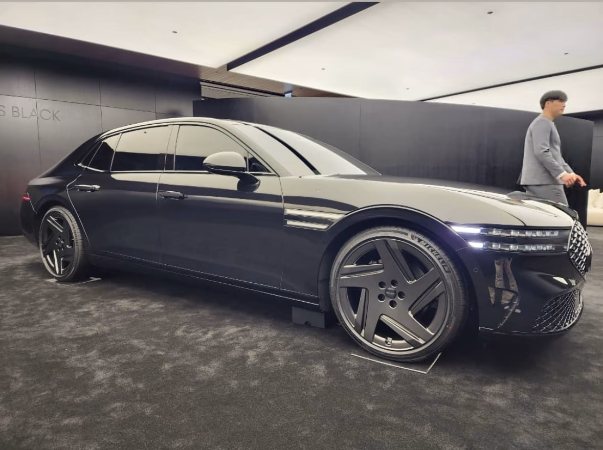 genesis g90 black live gallery 4