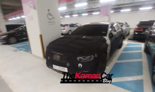 Genesis G90 Facelift Spied