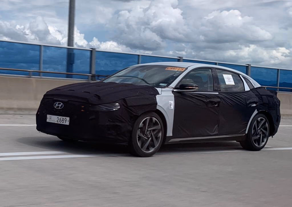 Hyundai Grandeur Facelift Spied