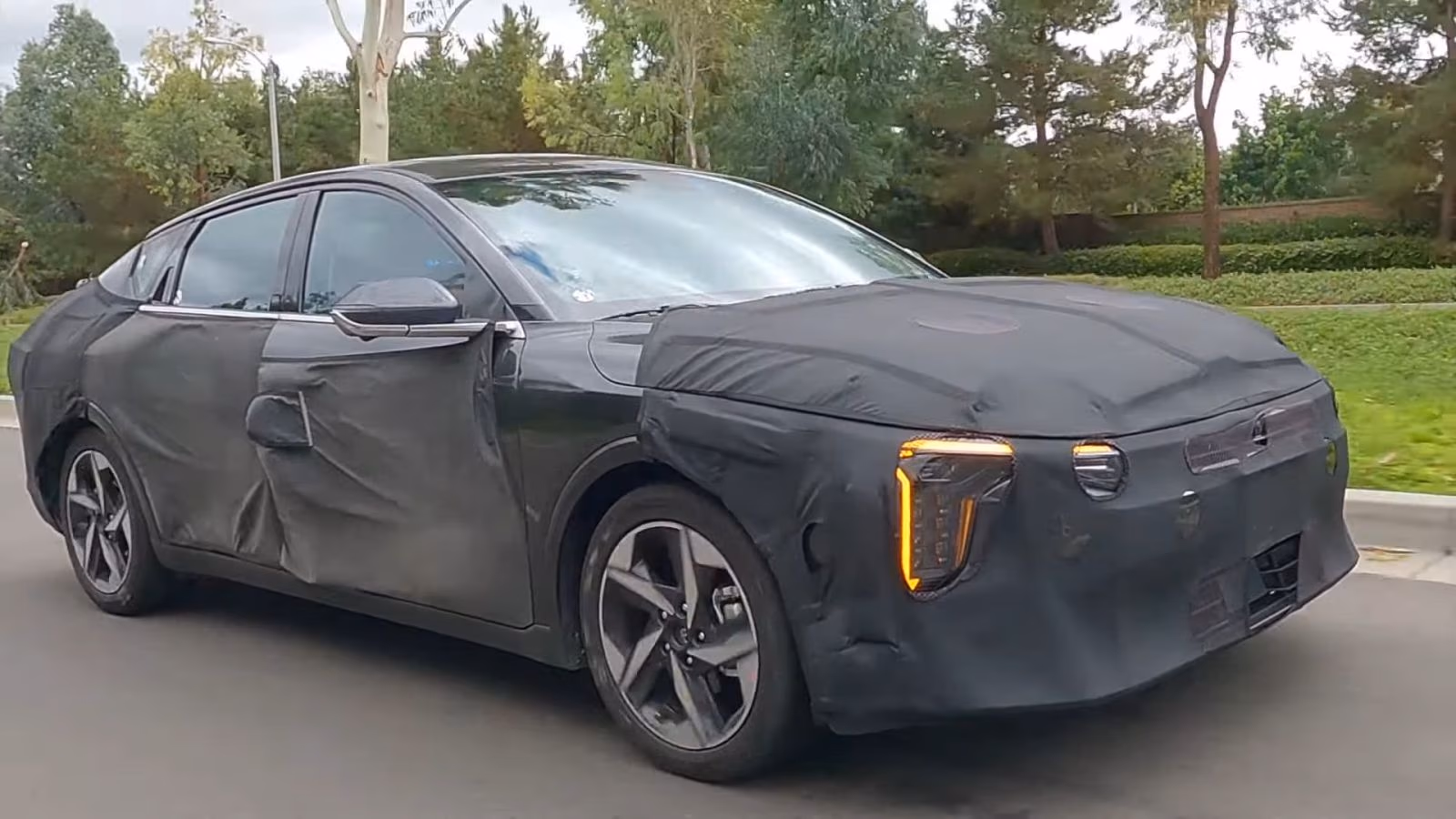 kia k4 spied up close