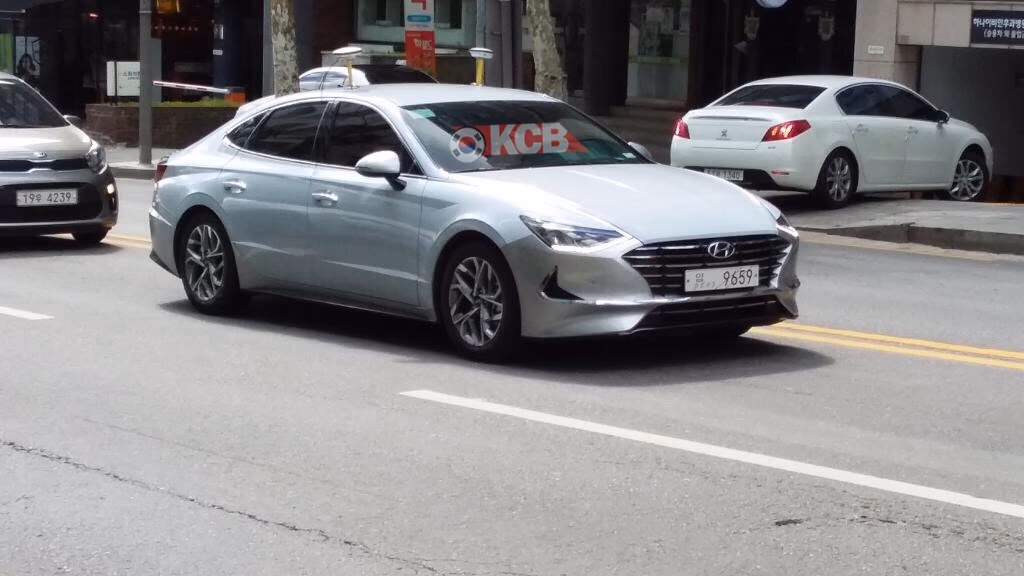 Mysterious Hyundai Sonata Spied