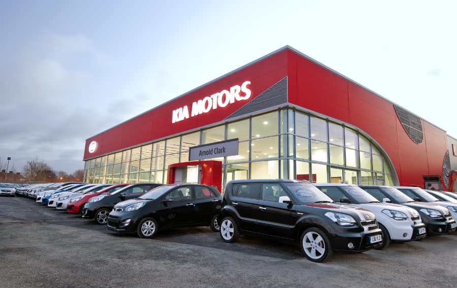 Kias neuer Flagship-Showroom – der Red Cube – öffnet seine Türen bei Arnold Clark Northwich