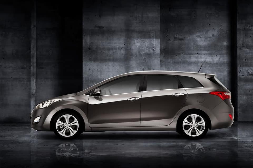 2012-Hyundai-i30-Wagon-3.resized