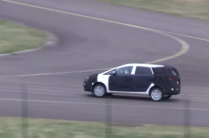 kia-new-carens-rondo-spy-video