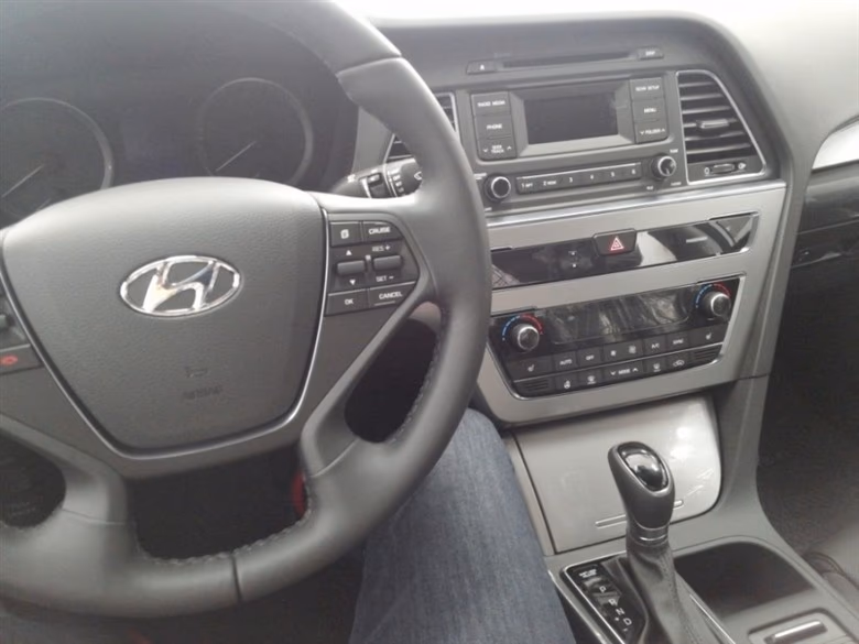 2015-hyundai-sonata-lf-at-the-dealer (2)