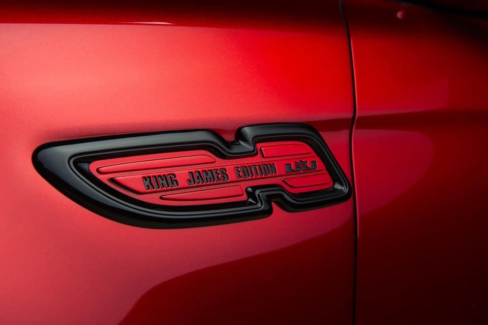 Kia K900 LeBron James King James Edition