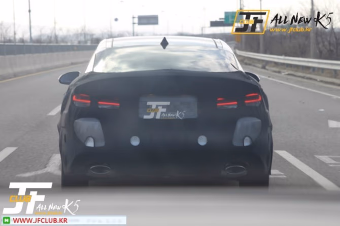 2016-kia-optima-spotted-testing-south-korea (5)