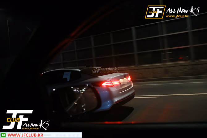 Kia Optima 2016 sin camuflaje desde todos los ángulos (2)