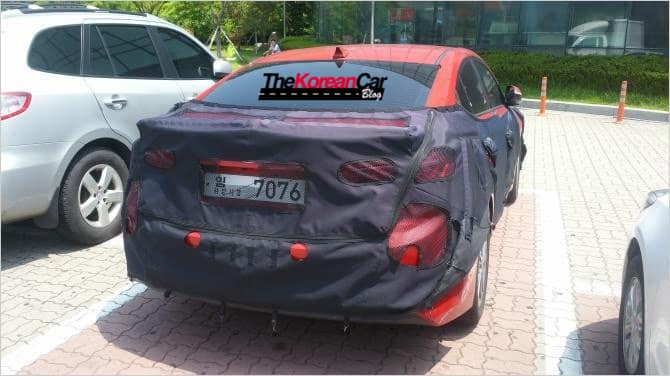 Hyundai Elantra 2016 captado en Corea del Sur (2)