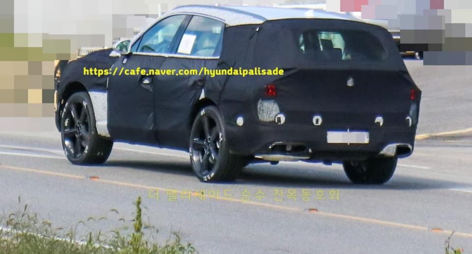 Genesis GV80 mit endgültiger Karosserie erwischt (3)