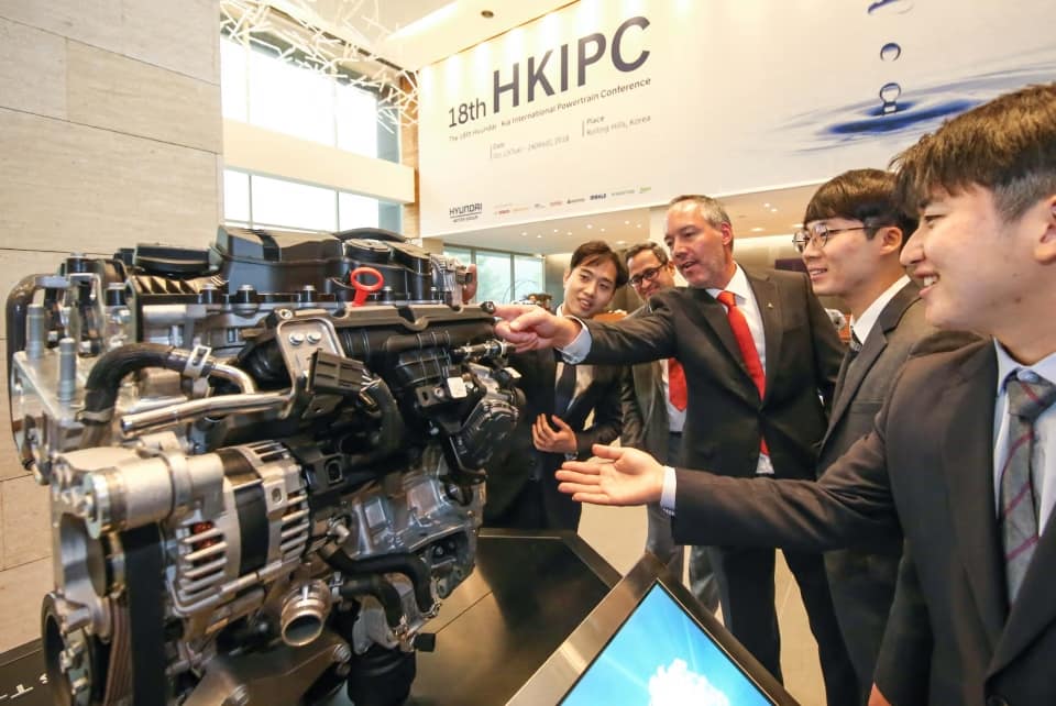 hyundai motor kicks out new engines (2)