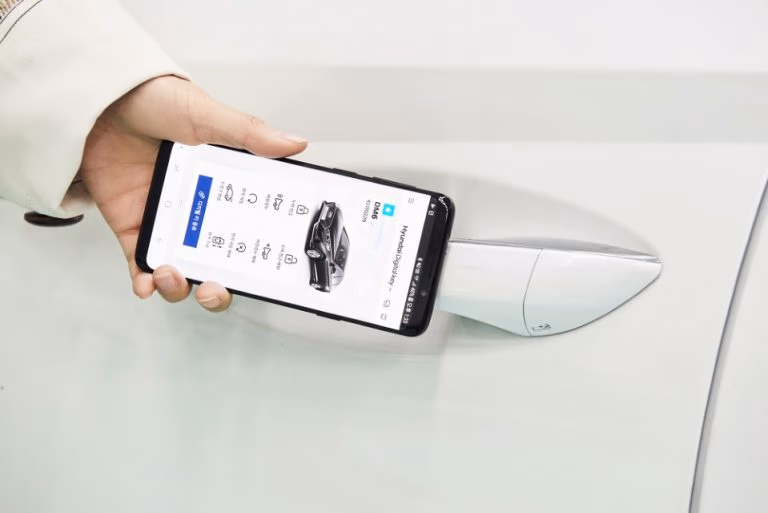 Large-35779-HyundaiMotorGroupDevelopsSmartphone-basedDigitalKey