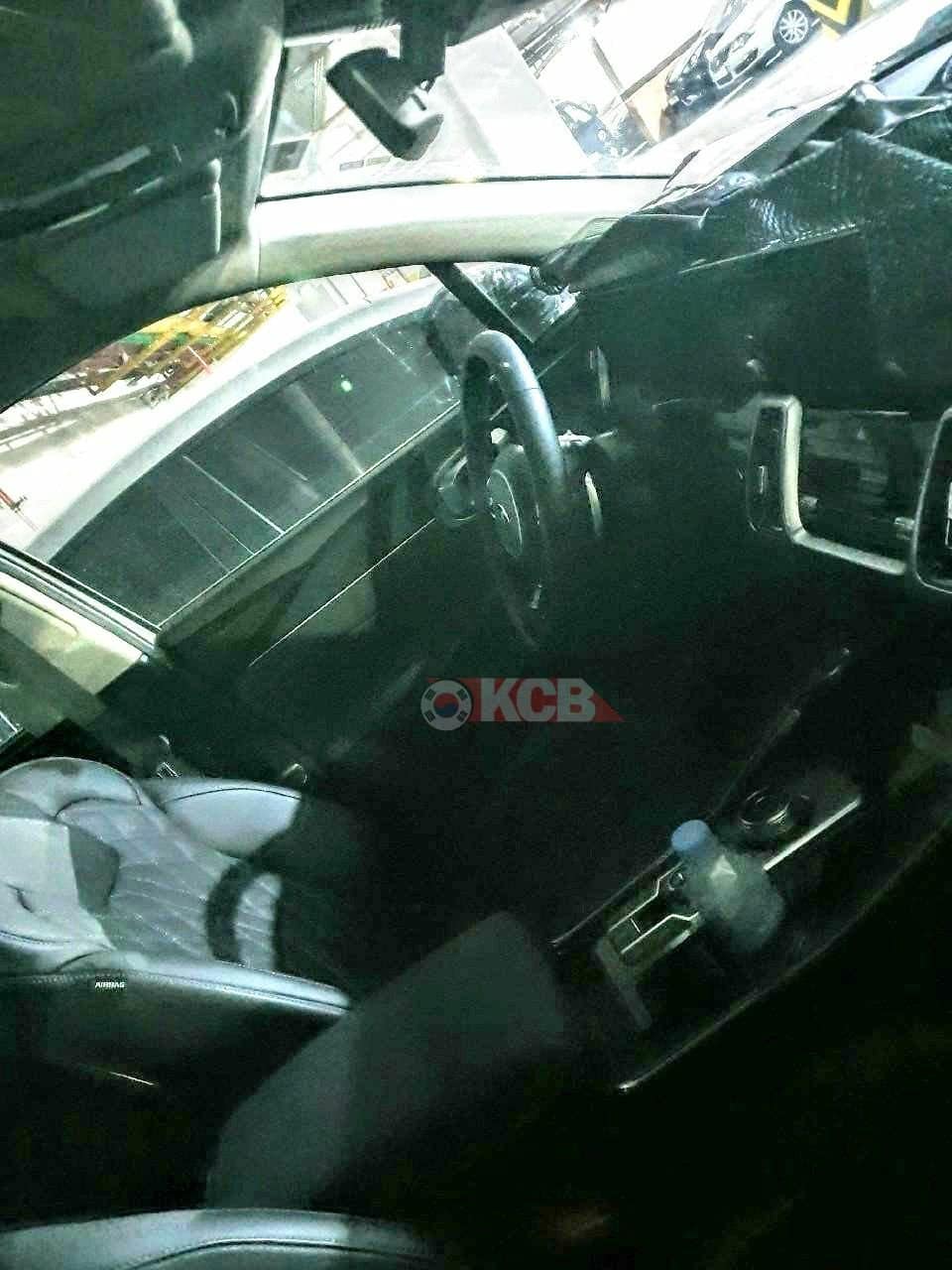2021-kia-sorento-interior-spied (3)