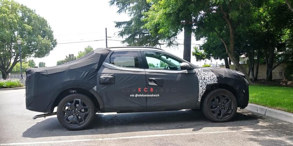This image has an empty alt attribute; its file name is hyundai-santa-cruz-spied-3-Medium-1024x512.jpg