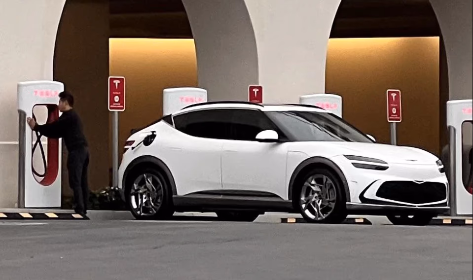 hyundai kia tesla nacs charging