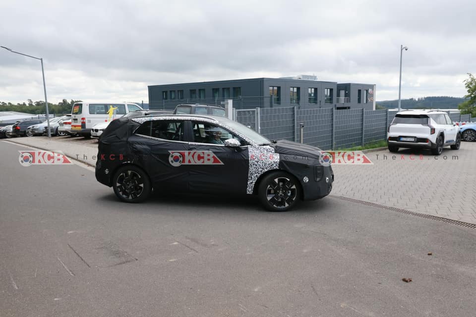 kia-sportage-facelift-spied-3-scaled.jpg
