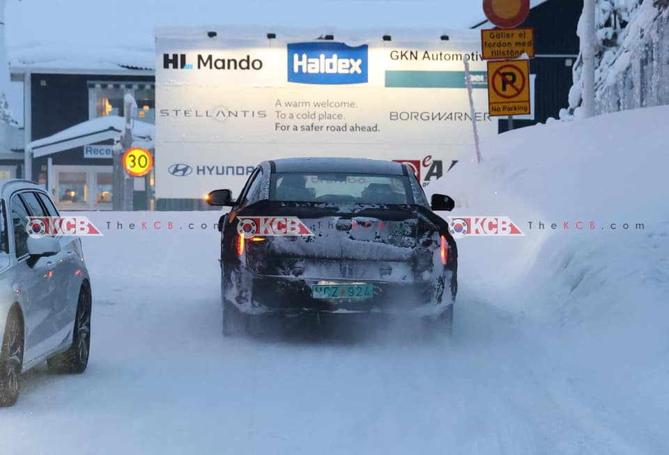 hyundai elantra cn8 captado en el círculo polar ártico 8