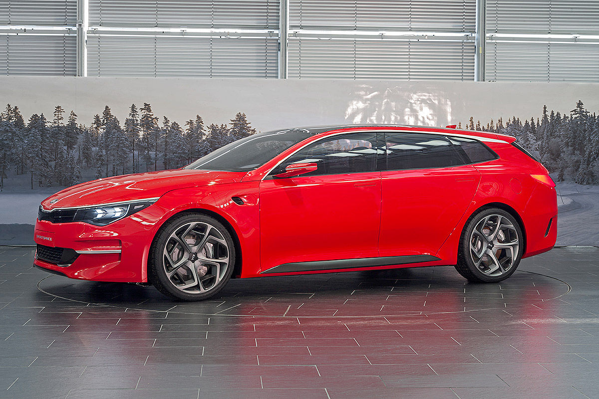 Real Life Pictures of Kia Optima Wagon Concept Sportspace