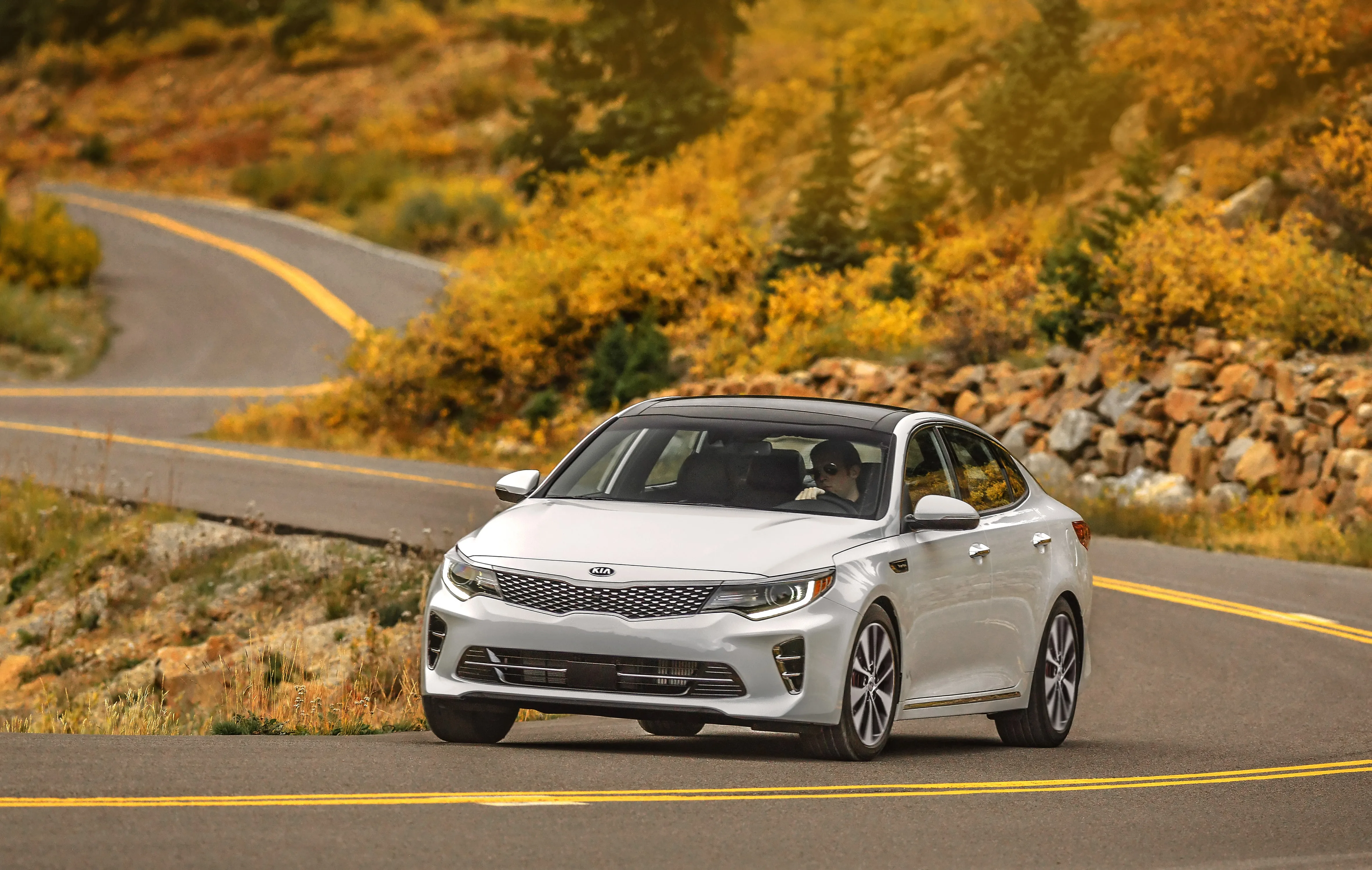 Kia Optima And Soul Named Among The Best Family Cars Of 2016 By Parents Magazine And Edmunds.com