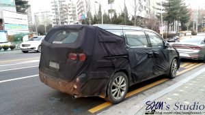 kia sedona facelift spied 2