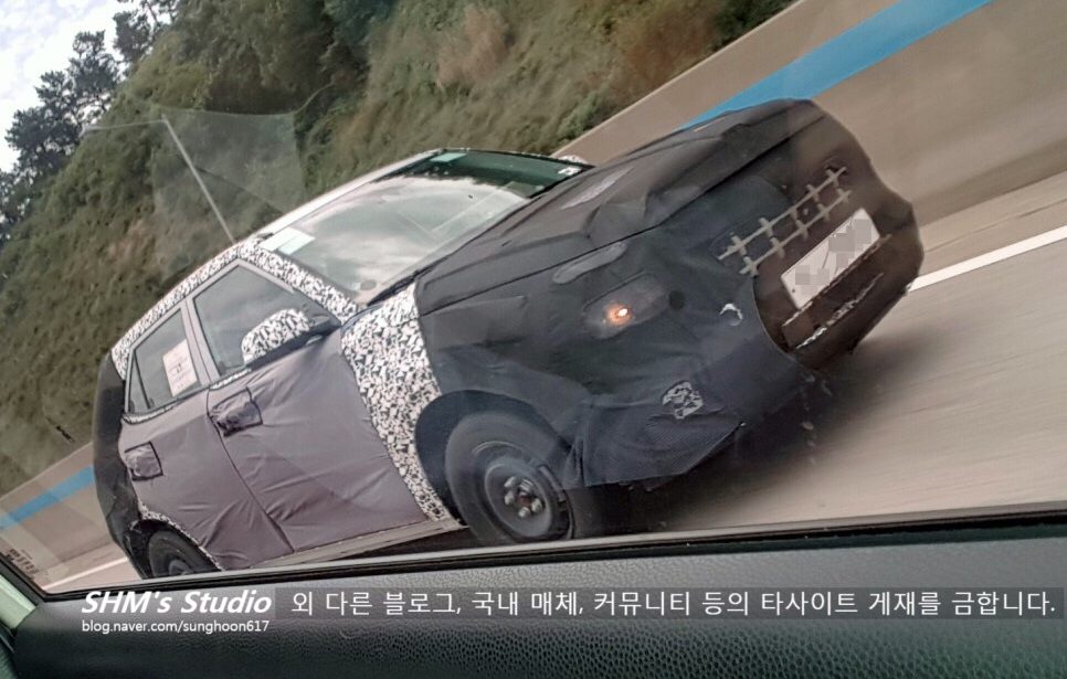 Hyundai Leonis Small SUV Spied for the First Time