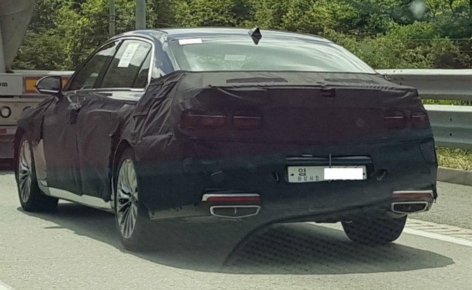 Genesis G90 Facelift Spied With New Details