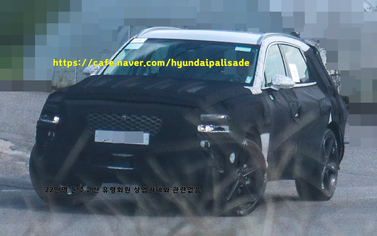 Genesis GV80 Spied with its final body (1)