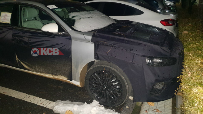 Kia Cadenza Facelift Spied for the First Time