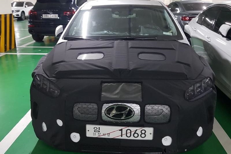 Hyundai Ioniq Facelift Starts Showing New Details