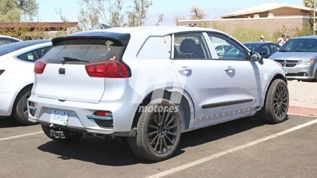 Mysterious Test Mule Spied, Could be Genesis EV SUV
