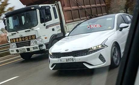 Kia Optima Spied Undisguised in the Wild