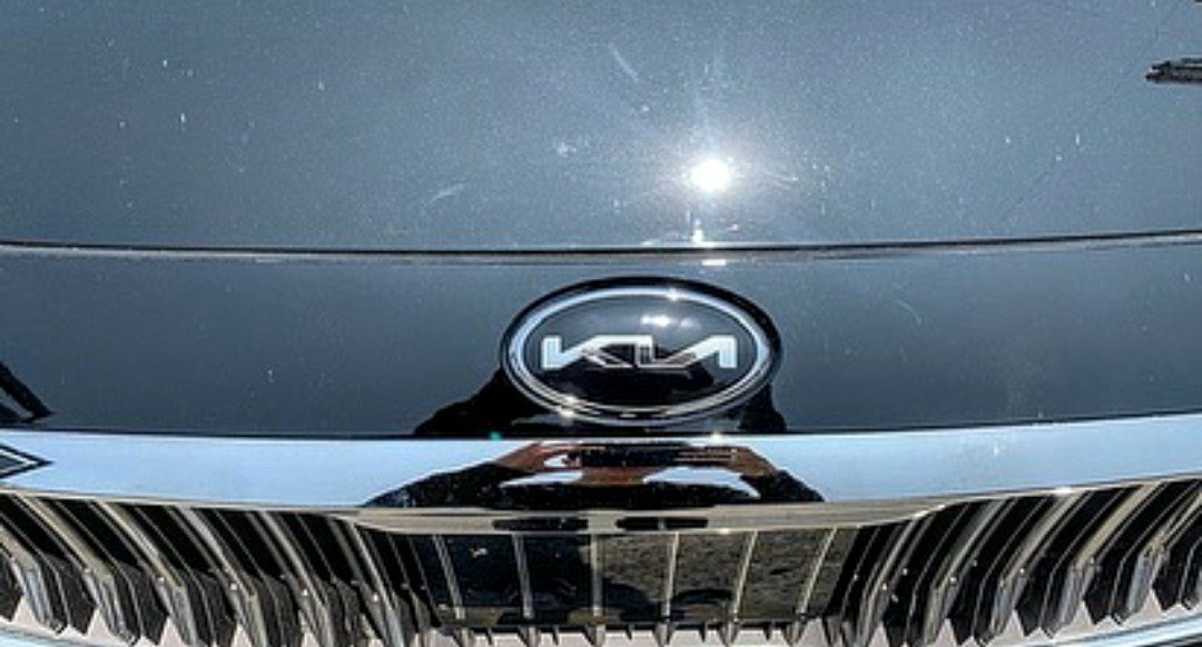 Kia’s New Emblem First Look in a Kia Car