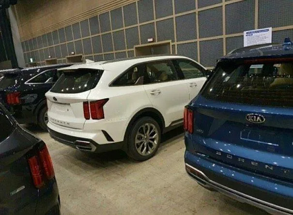All-New Kia Sorento Real Life In & Out Pictures