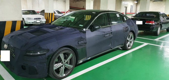 Genesis G80 Test Mule Spied w/ Wind Turbine Wheels & Red Stitching