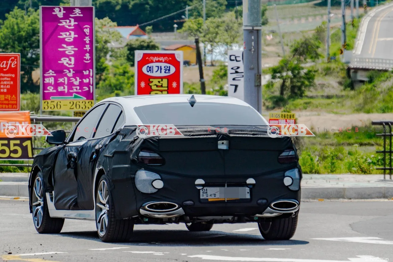 Genesis G70 Spied with Quad Exhaust