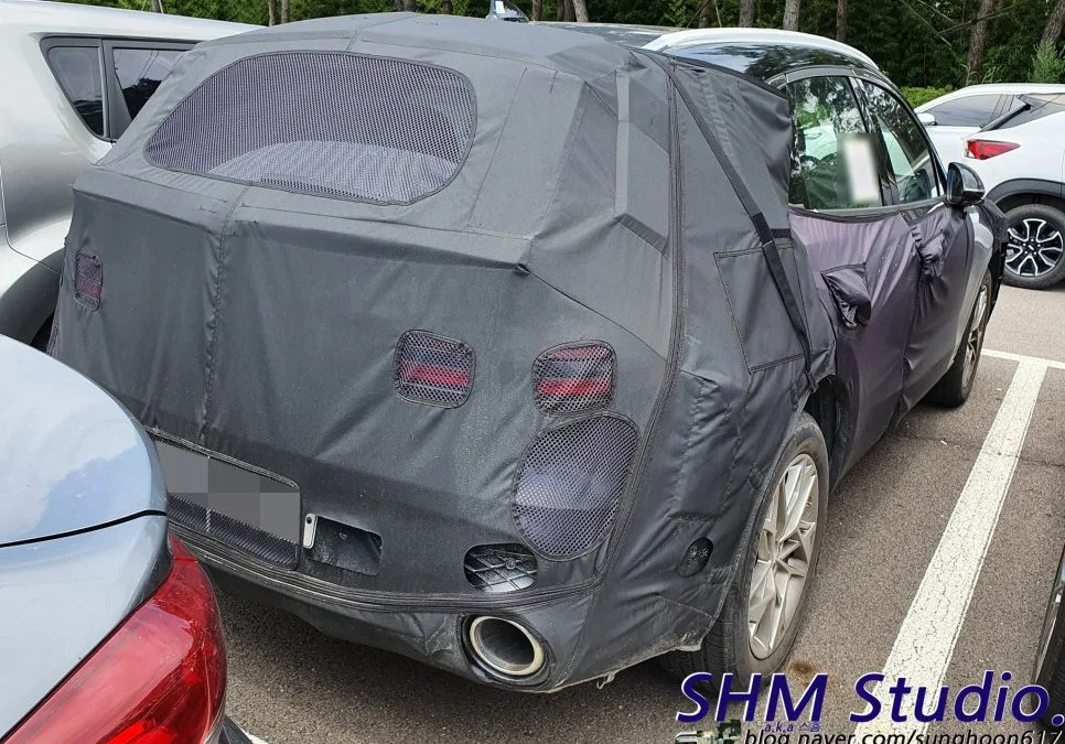 Latest Spy Shots & Information of Genesis GV70