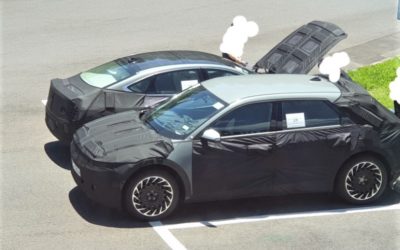 Genesis eG80 Spied with Solar Roof