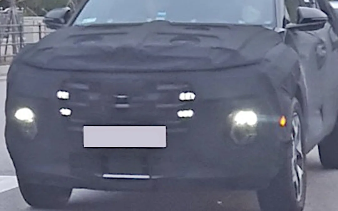 Hyundai Santa Cruz Spied w/ Tucson-Like Grille Lights