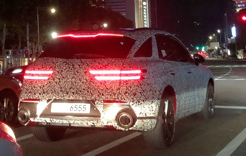 New Genesis GV70 Pictures w/ Sticker Camo
