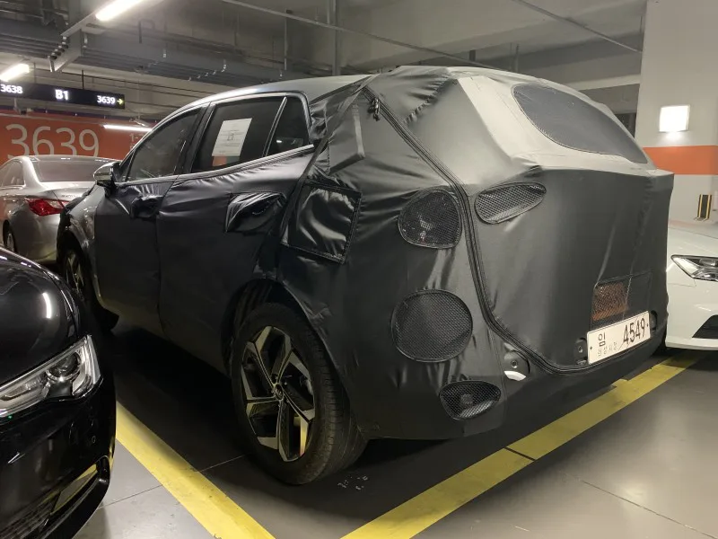 Kia Sportage Short Wheel Base Spied Up Close